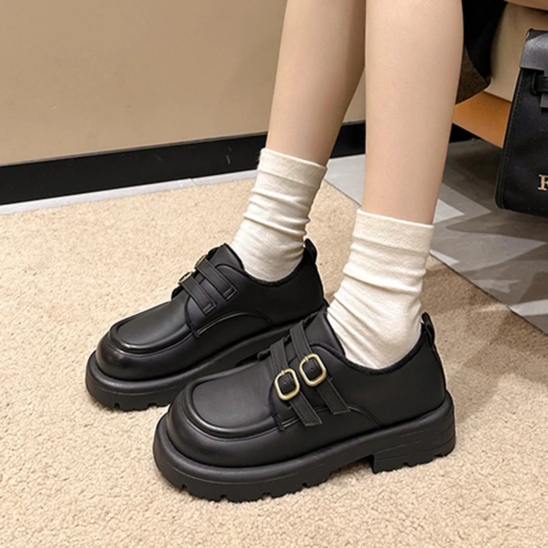 

2023 spring new women's leather shoes Black loafers Fashionable metal decoration Middle heel Banquets and offices Casual shoes