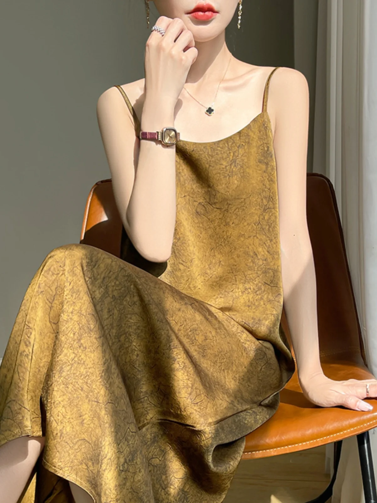 Новое китайское жаккардовое платье на бретельках с открытым вырезом женское