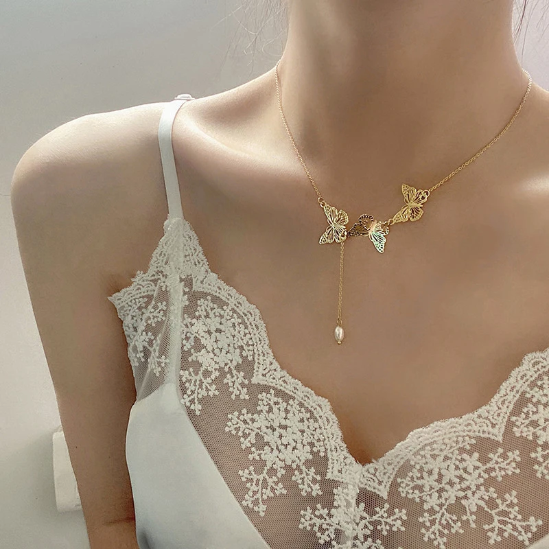 

Fairy Hollow Butterfly Pendant Necklace For Women Exquisite Zircon Pearl Luxury Collarbone Chain Niche Design Jewelry Gifts