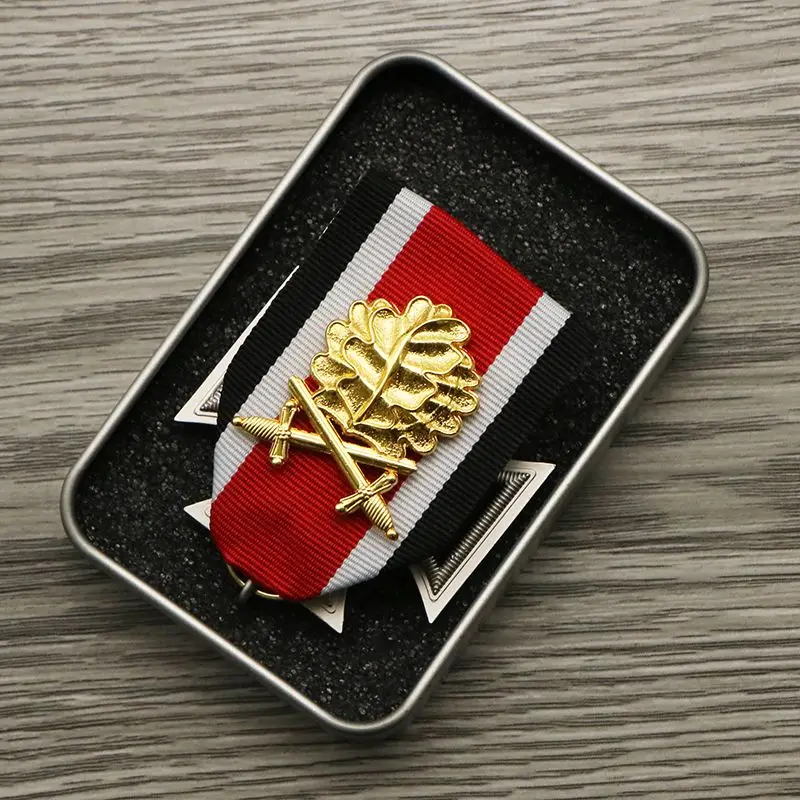 

Железный крест, значок второго класса с дубовыми листьями