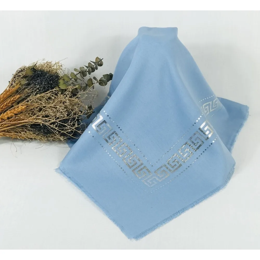 

Шарф с рисунком дорли листьев