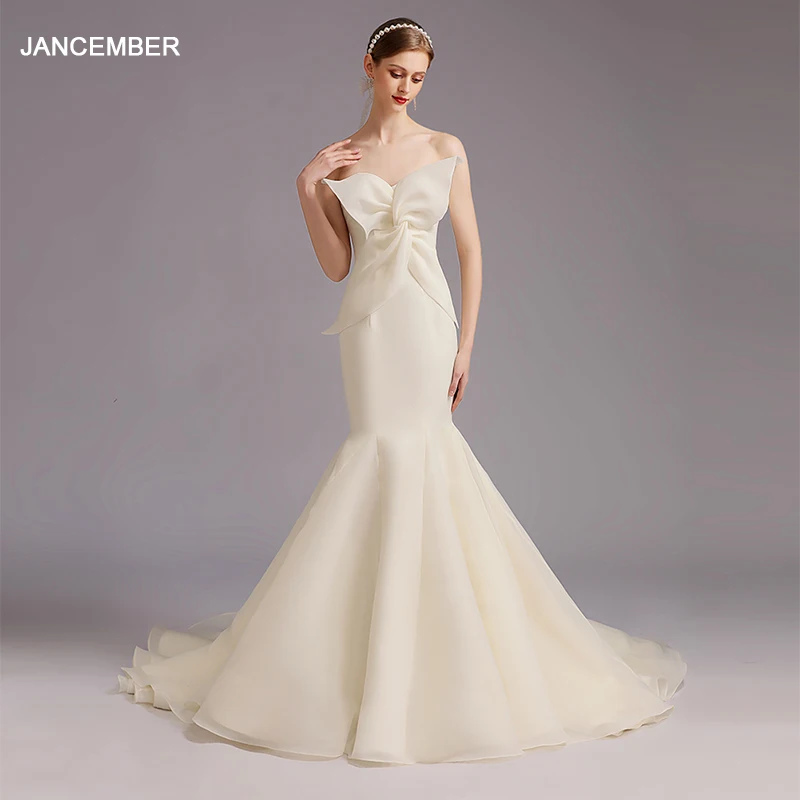 Женское атласное свадебное платье It's yiiya белое невесты без бретелек на