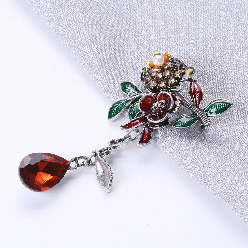 Hinestone броши в форме цветка камелии для женщин Винтажная модная зимняя брошь