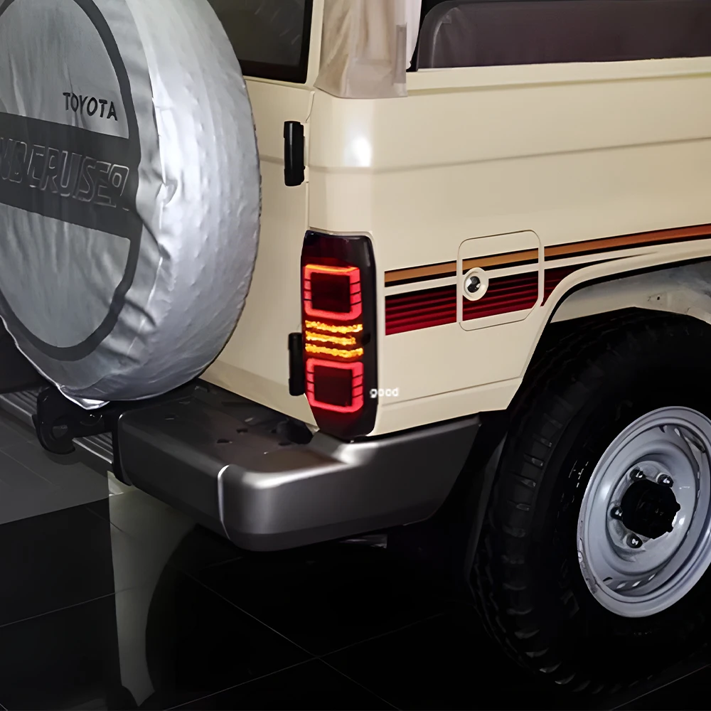 Фото Для Toyota Land Cruiser LC76 LC70 LC71 LC78 1976-2023 Автомобильный задний фонарь в сборе, обновленный пусковой эффект, светодиодный задний фонарь, аксессуары №5