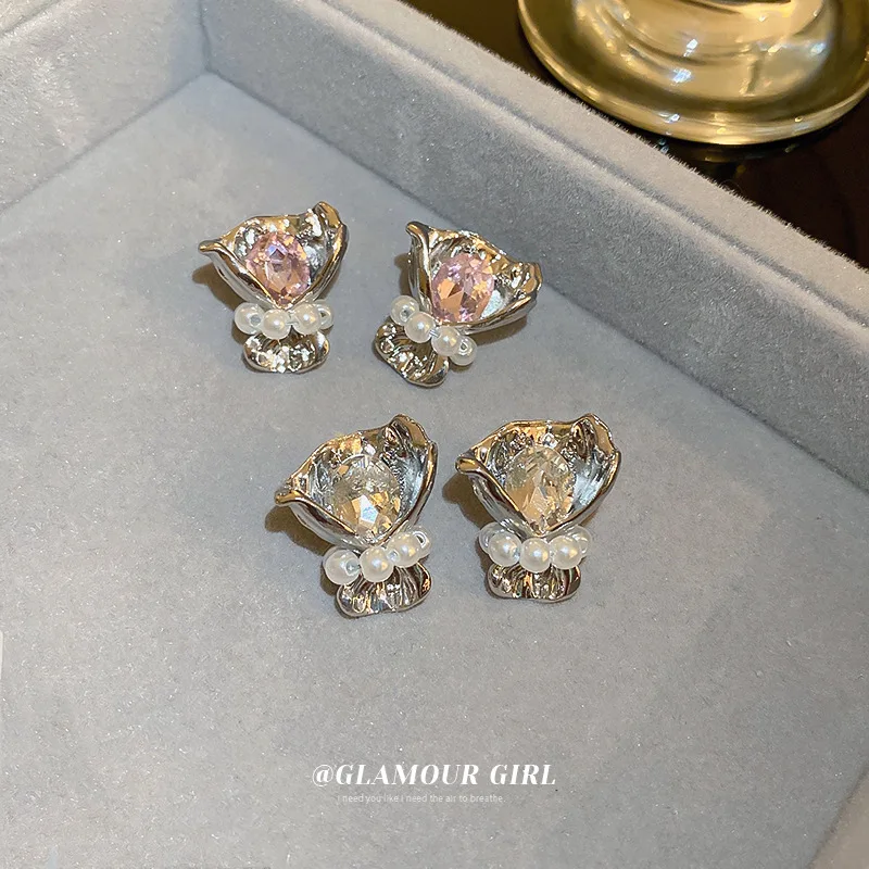 

Fashion Color Zircon Bouquet Pearl Stud Earrings Young Girls Delicate Pink Zircon Flower Earrings for Woman Jewelry Accessories
