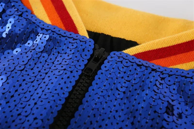 Женская куртка с длинным рукавом и круглым вырезом