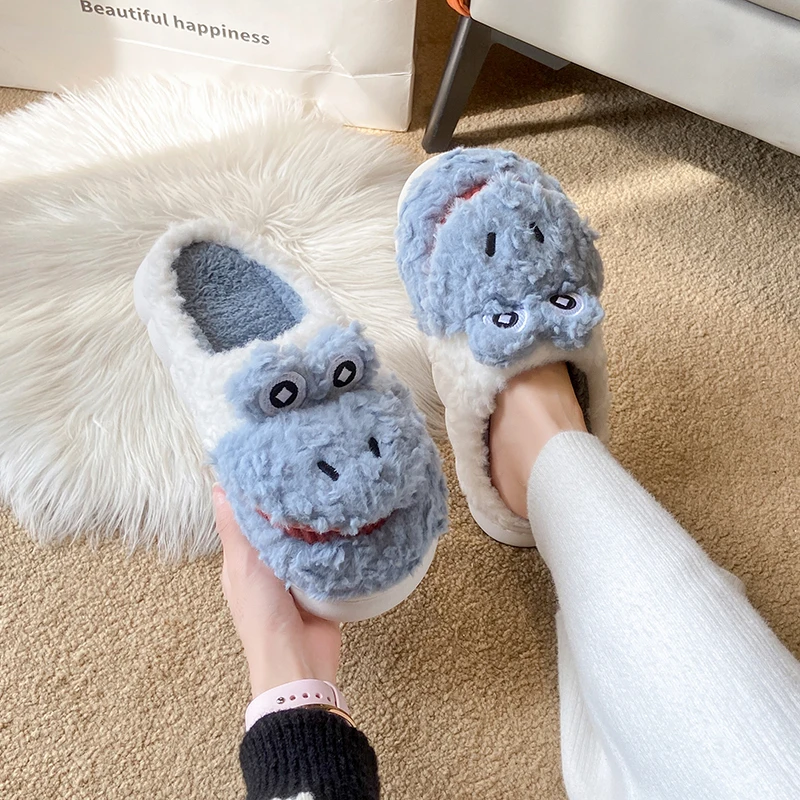 Женские тапочки из крокодиловой кожи с героями мультфильмов милая домашняя