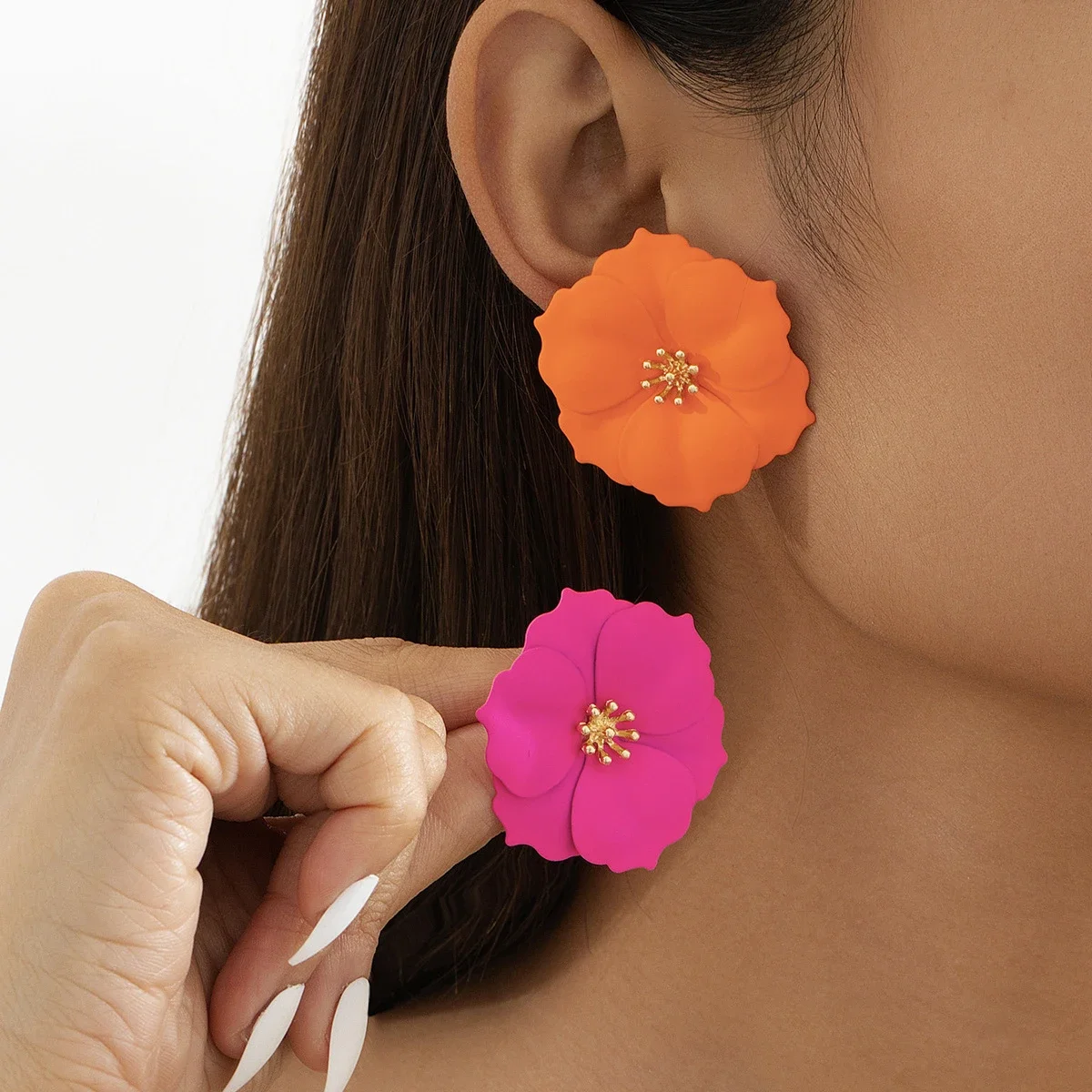 вінтажні висячі сережки з квітами. Жіночі прості модні сережки-гвоздики.