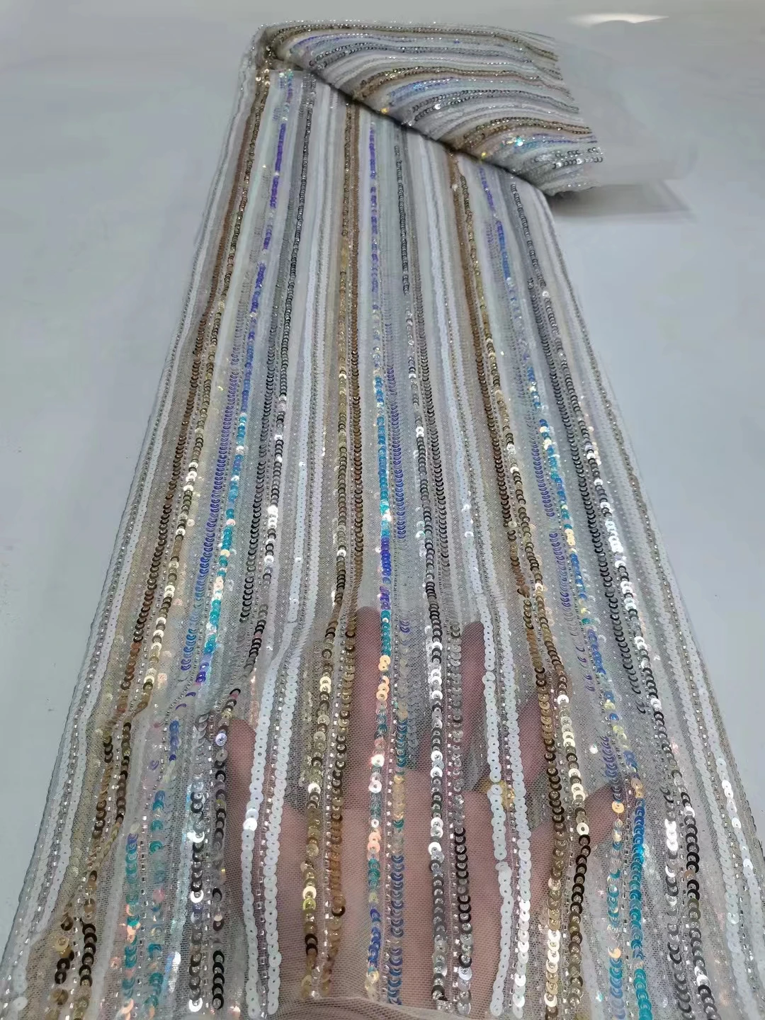 

Latest Nigerian Tulle Laces Fabric With Sequins For Wedding 2022 High Quality African French Embroidery Tulle Lace Fabric qc-195