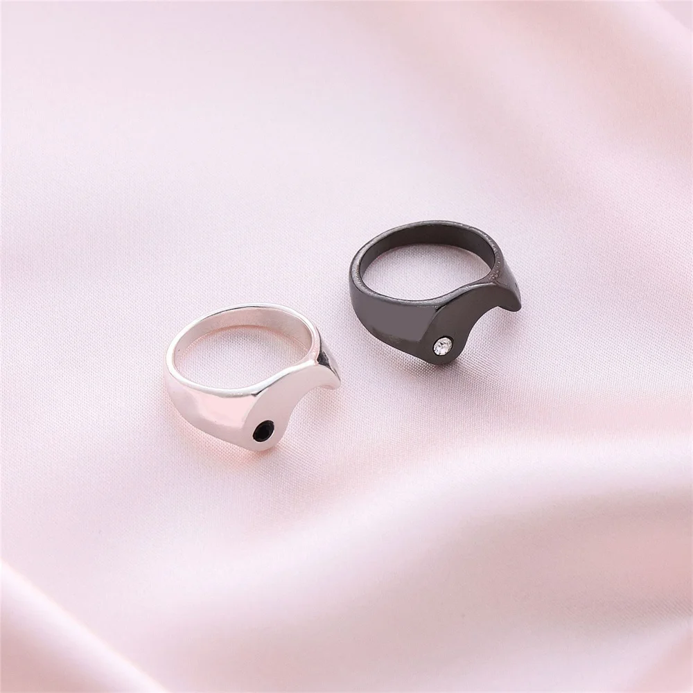 

2Pcs Creative Yin Yang Gossip Ring Simple Metal Drop Oil Tai Chi Paired Rings Set For Women Men Couple Best Friend Jewelry Gift