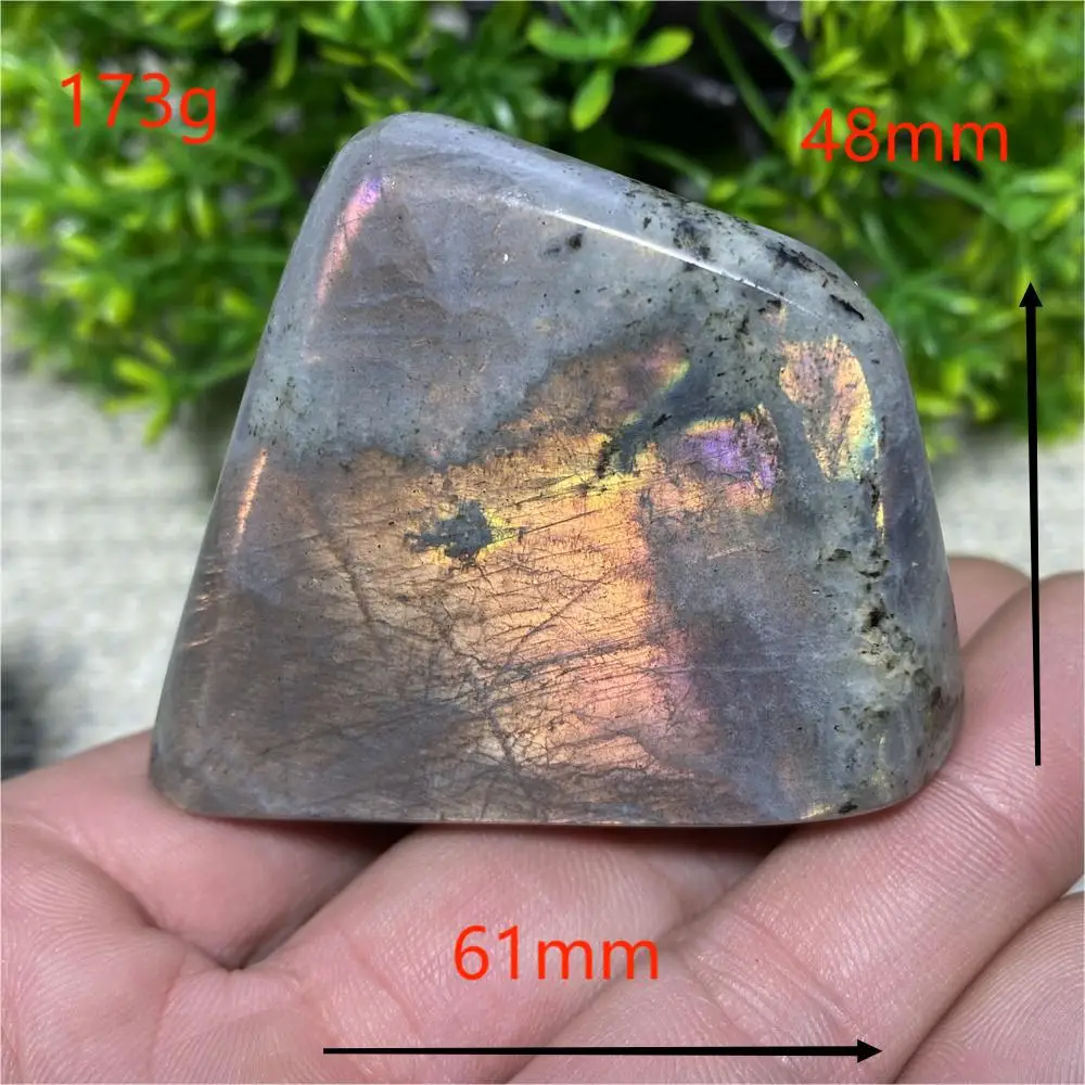 

Синий и фиолетовый лунный камень