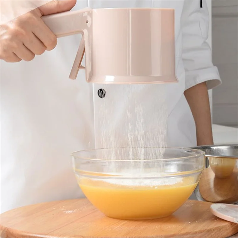 

Hand-held flour filter Flour sieve baking tool cake pastry baking tool semi-automatic convenient handheld filter