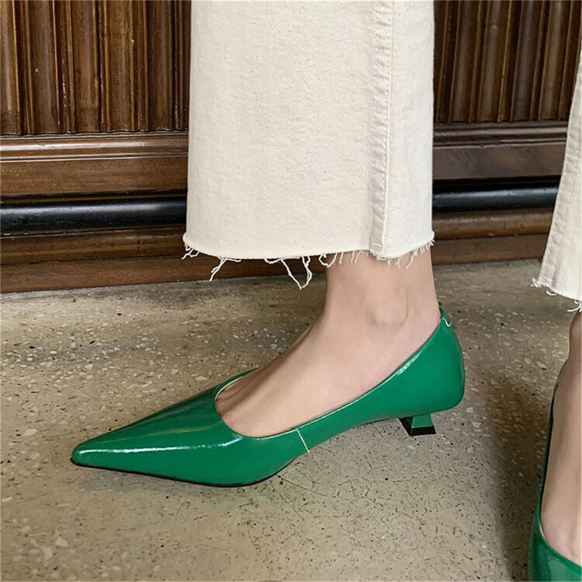 

Туфли-лодочки kmeioo женские из натуральной воловьей кожи, базовые, на низком каблуке, заостренный носок, повседневная обувь для женщин