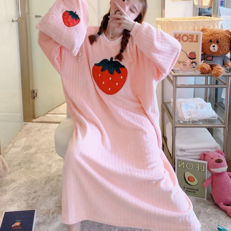 Long Gowns Sleepwear Thicken Big Size Negligee Strawberry Loungewear Nightwear Women Kawaii Nightgowns Winter Warm Flannel Dress