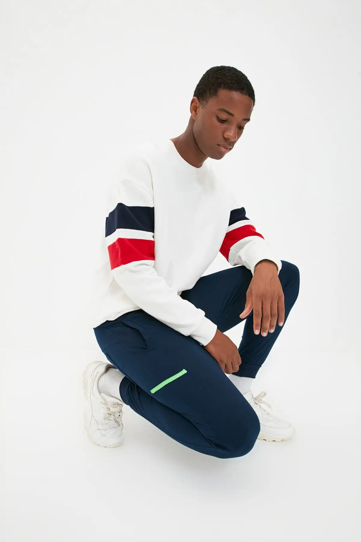 

Trendyol Men 'S Regular Fit Sweatpants TMNAW22EA0040