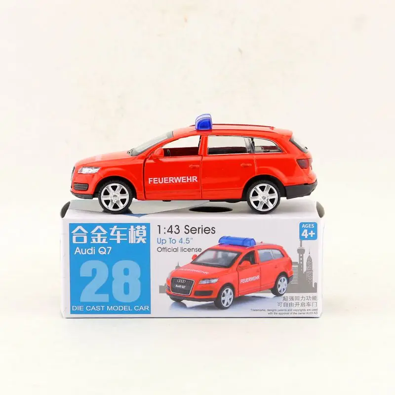 

Литая металлическая Игрушечная модель в масштабе 1:43, внедорожник Audi Q7, пожарная полиция, открывающиеся двери, открывающаяся образовательна...