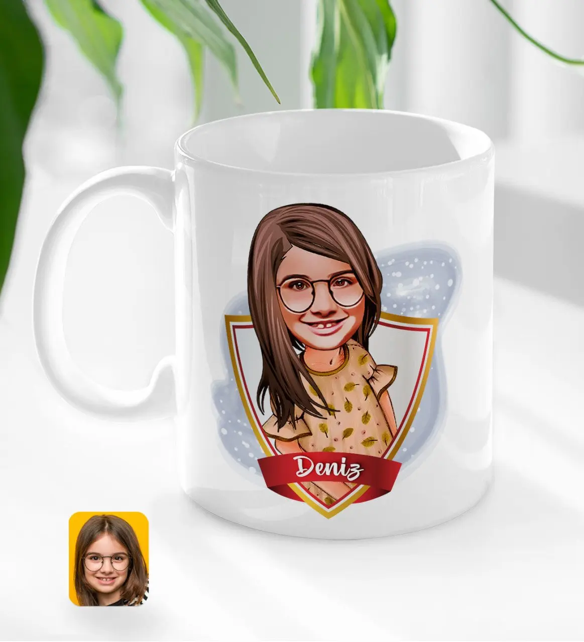 

Персонализированная женская детская карикатура с белой чашкой