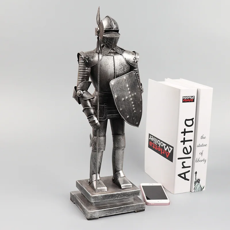 

Medieval Rome Soldier Armor Warrior Art Statue Ornaments Ancient Knight Sculpture Iron Craft Creative European Home Decoration