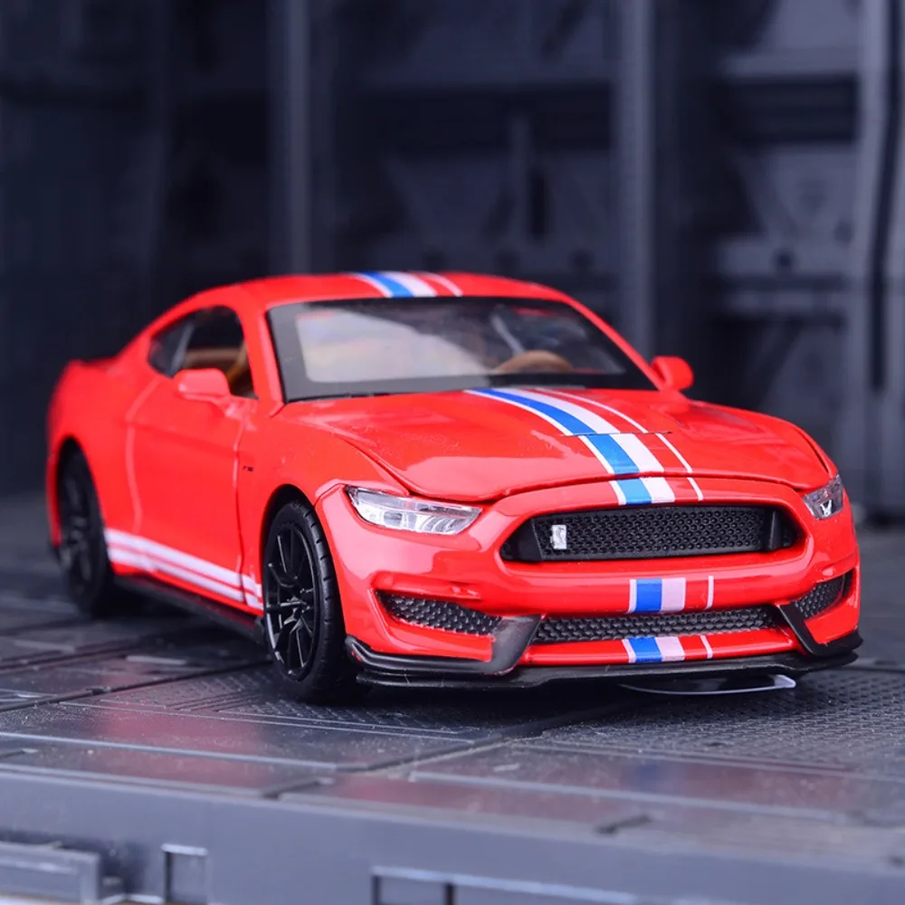 

Коллекция 1/32 года, литой автомобиль из сплава, модель, игрушки Ford Shelby GT350, Подлинная имитация спортивного автомобиля, игрушки со звуком заднего вида, детские подарки для мальчиков