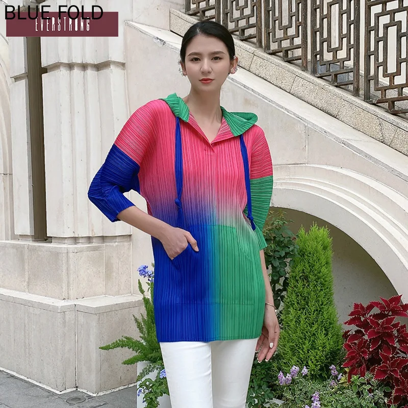 Женский плиссированный свитер MIYAKE с V-образным вырезом цвет красный и зеленый