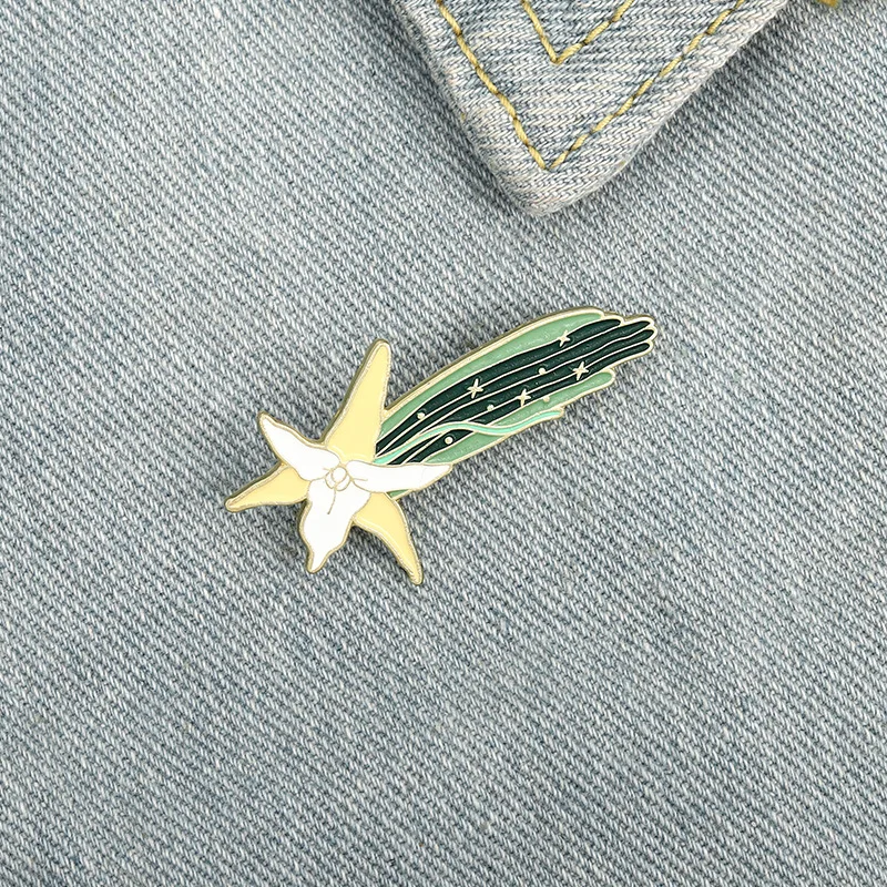 

Creativity Lapel Pins Cartoon Badges a Bunch of Luminous Flowers Friends Christmas Women's Brooch New Year Gift Enamel Pin
