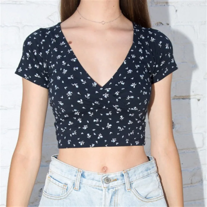 

Summer 2023 V Neck Print Cross Short-sleeve Sexy Leaky T-shirt New Women's Small Crop Top Shirt Ladies Short-sleeve Short Top