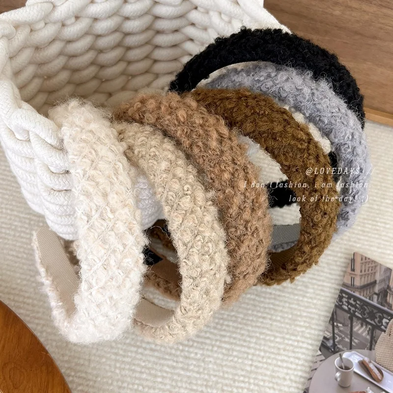 Шпилька для волос женская универсальное украшение на голову из овечьей шерсти