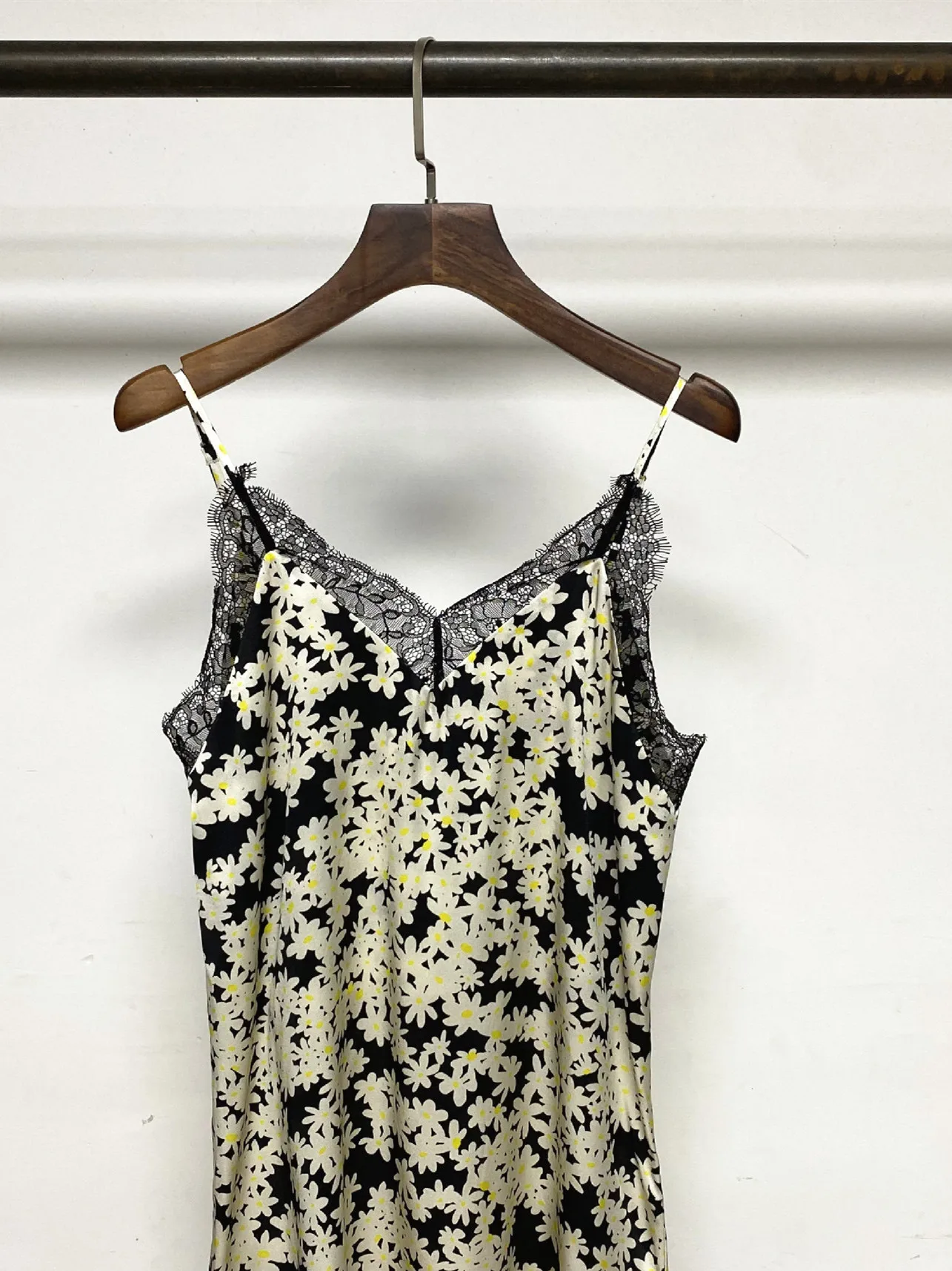 

Sweet Small Daisy Print Camisole 2022 New Women's Silk Lace Trim Sling Summer Ladies French Sling Camis