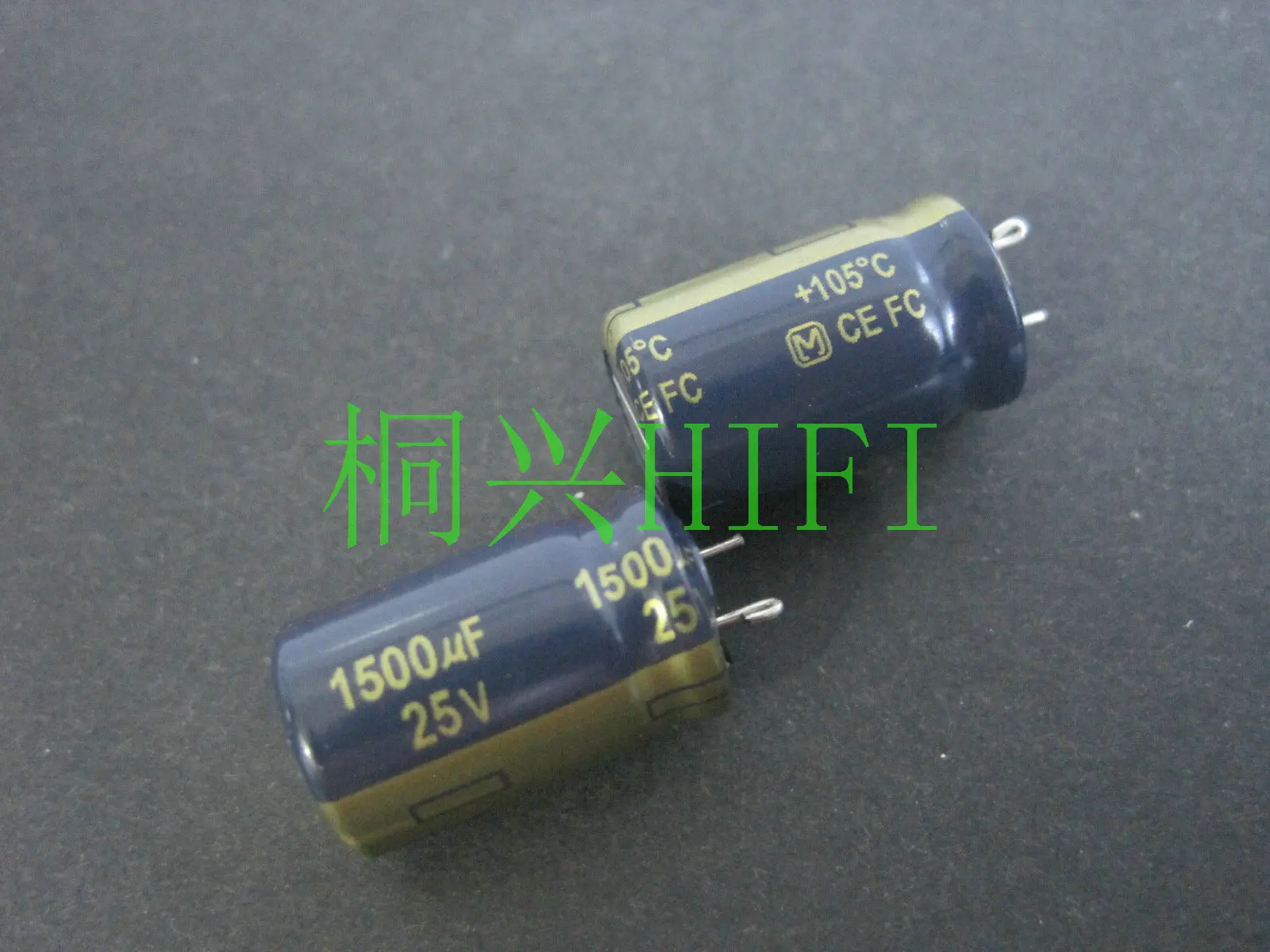 Matsushita FC 25 в 100 мкФ 1000