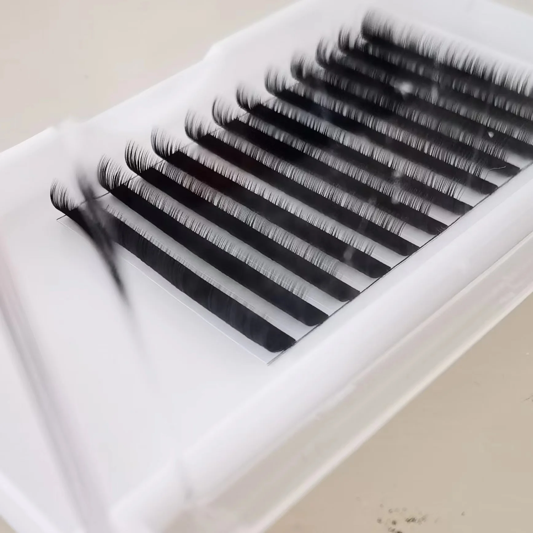 

Single graft soft eyelashes 12 rows 0.1mm thick beauty must-have