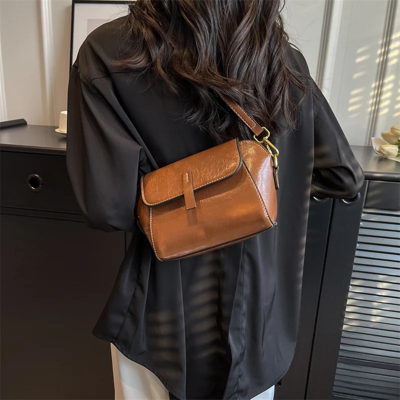 JinMantang PU Leather Shell Bagsfor Women 2023 Spring Trend Retro Handbags and Purses Cute Solid Color Small Crossbody Bag