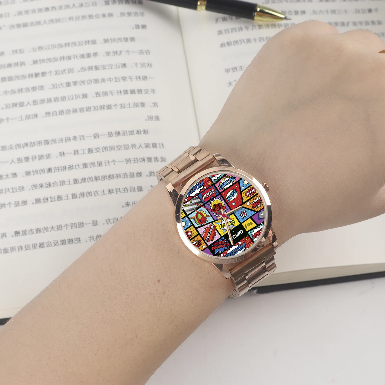 Часы наручные женские кварцевые с логотипом Friend