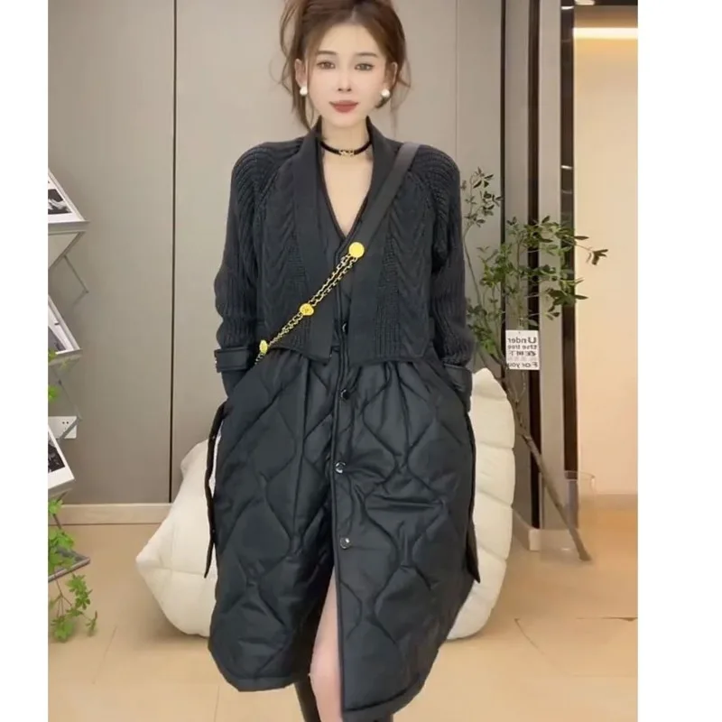 

Cotton Jacket Female 2022 Autumn Winter New Black Design Sense False Two Pieces V-neck Long-sleeved Splicing Sweater Korean Coat