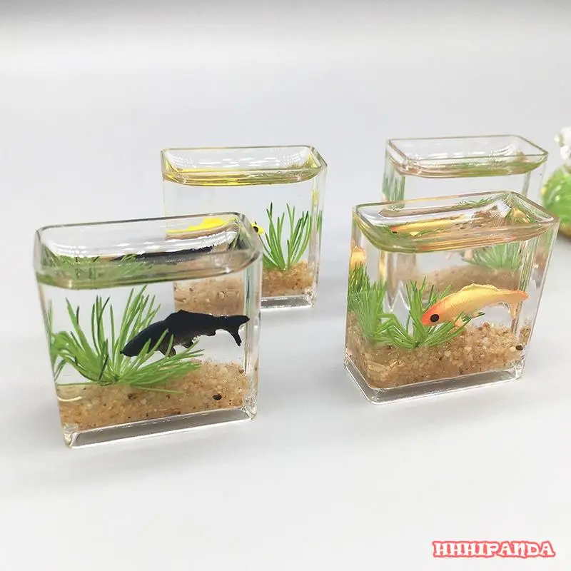 

1PC 1:12 Dollhouse Aquarium Miniature Glass Fish Tank Square Fish Tank Bowl Aquarium Home Ornament Doll House Decorative Toys