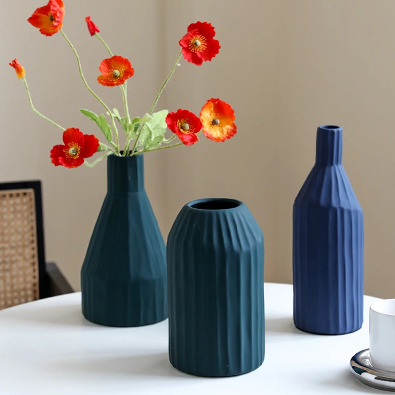 

Nordic Style Minimalist Vase Art Aesthetic Luxury Living Room Ceramic Vase Plants Office Funky Vasi Per Fiori House Decoration