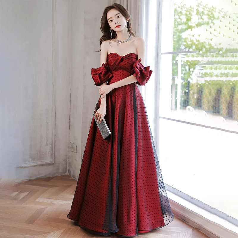 

It's Yiiya Evening Dress Burgundy Dots Tulle Strapless Floor Length Lace Up Pleat A-Line Plus size Woman Formal Party Gown XC091