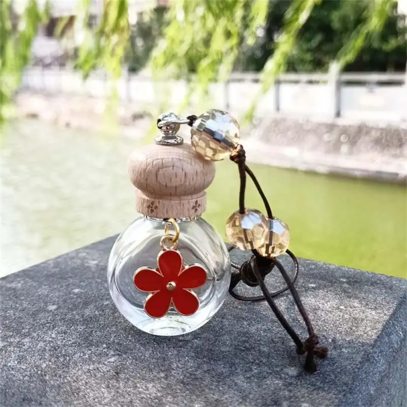 

Portable Car Pendant Universal Durable Car Decoration Oil Bottle Daisy Metal Petals Crystal Bead Wax Rope Car Bottle