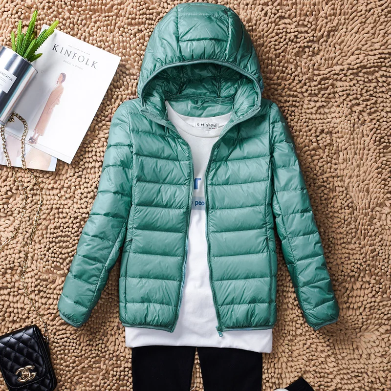 

Women Coat 2022 Winter Autumn Light Down Jackets Female Short Hooded Stand Collar Coats Ladies' Puff Jacket Menteau Femme Cjk150