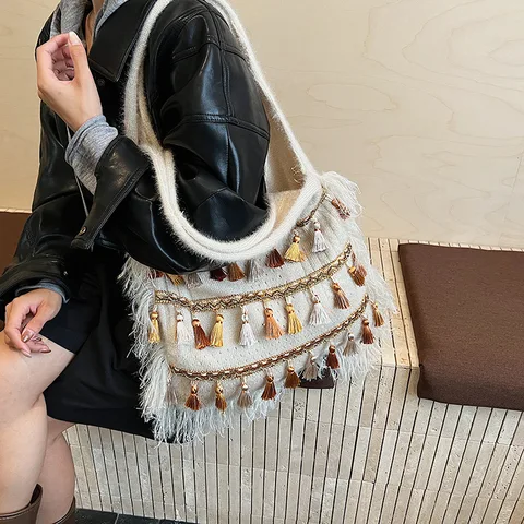 Новая зимняя женская сумка на плечо, большая вместительная вязаная простая сумка-тоут с бахромой, удобные и универсальные текстурные сумки для хранения