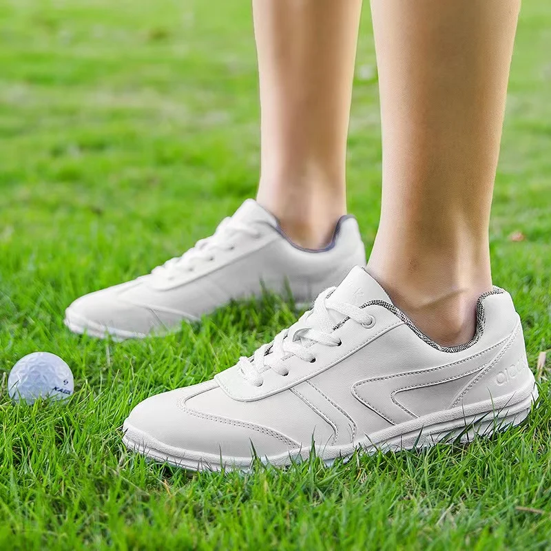Professional Soft and Breathable Women's Golf Shoes Waterproof Non-slip Fixed Studs Leather Outdoor Leisure Golf Training Shoes