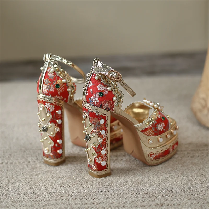 Luxury Gold Metallic Women Sandals Studded Square Heels Female Shoes Platform Flower Crystal Sexy Peep Toe Summer Ladies Pumps