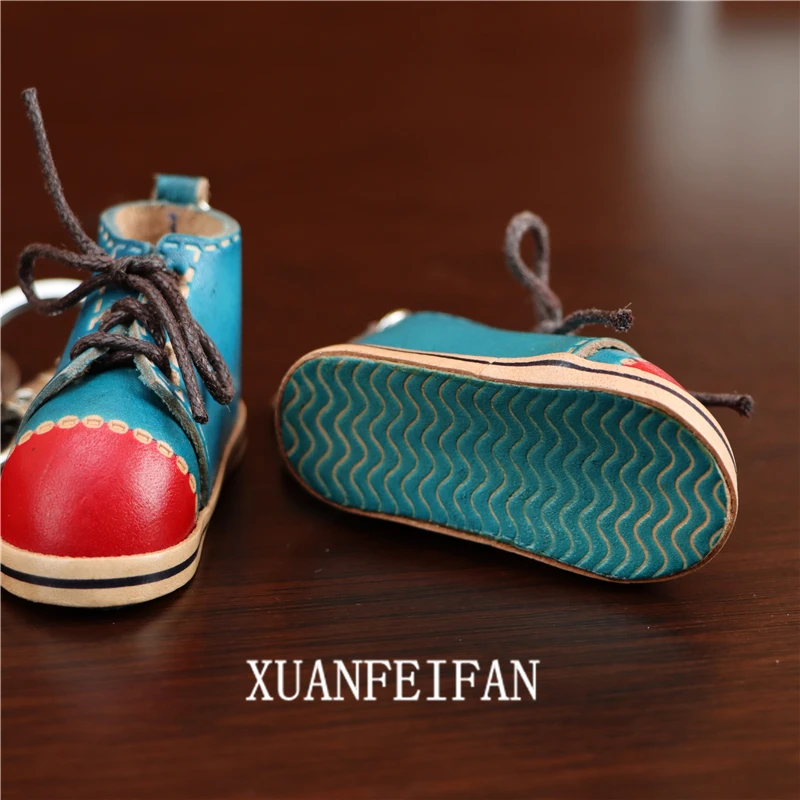 Рисунок 2 - Маленькая кожаная подвесная сумка ручной работы