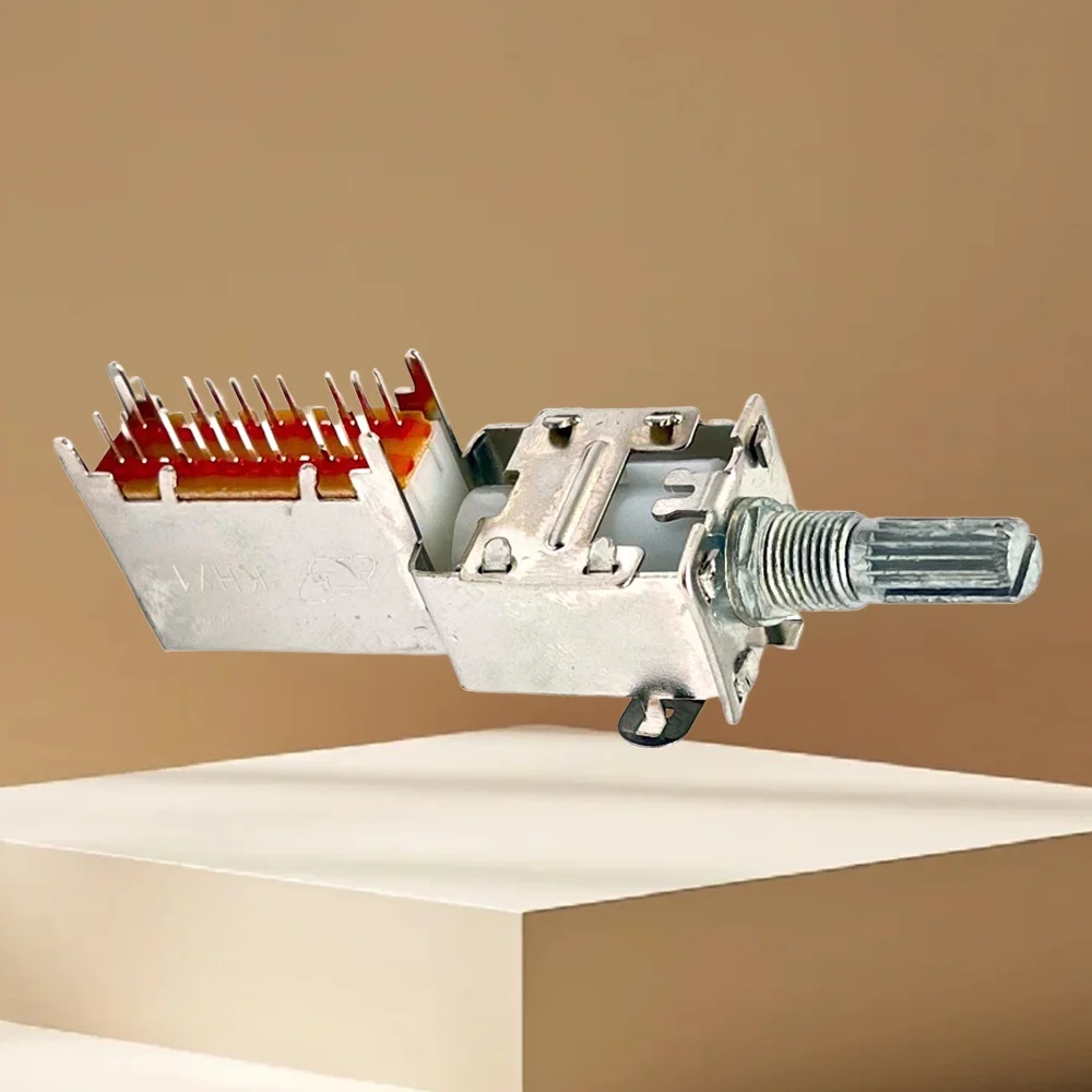 

UICPAL Поворотный переключатель сигнала для аудиоусилителя