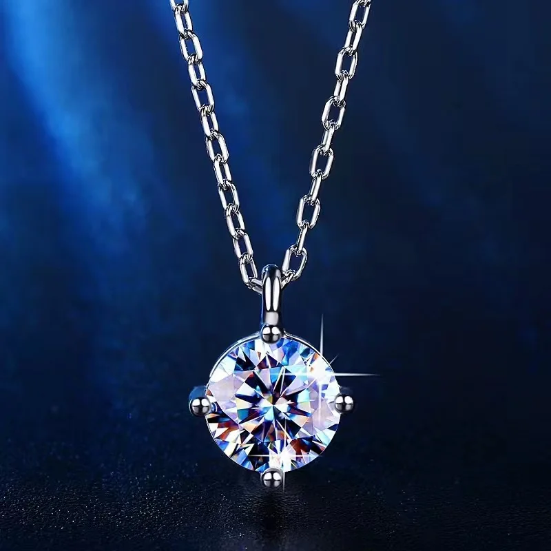 

Clavicle chain 1 carat classic four-claw diamond pendant for women