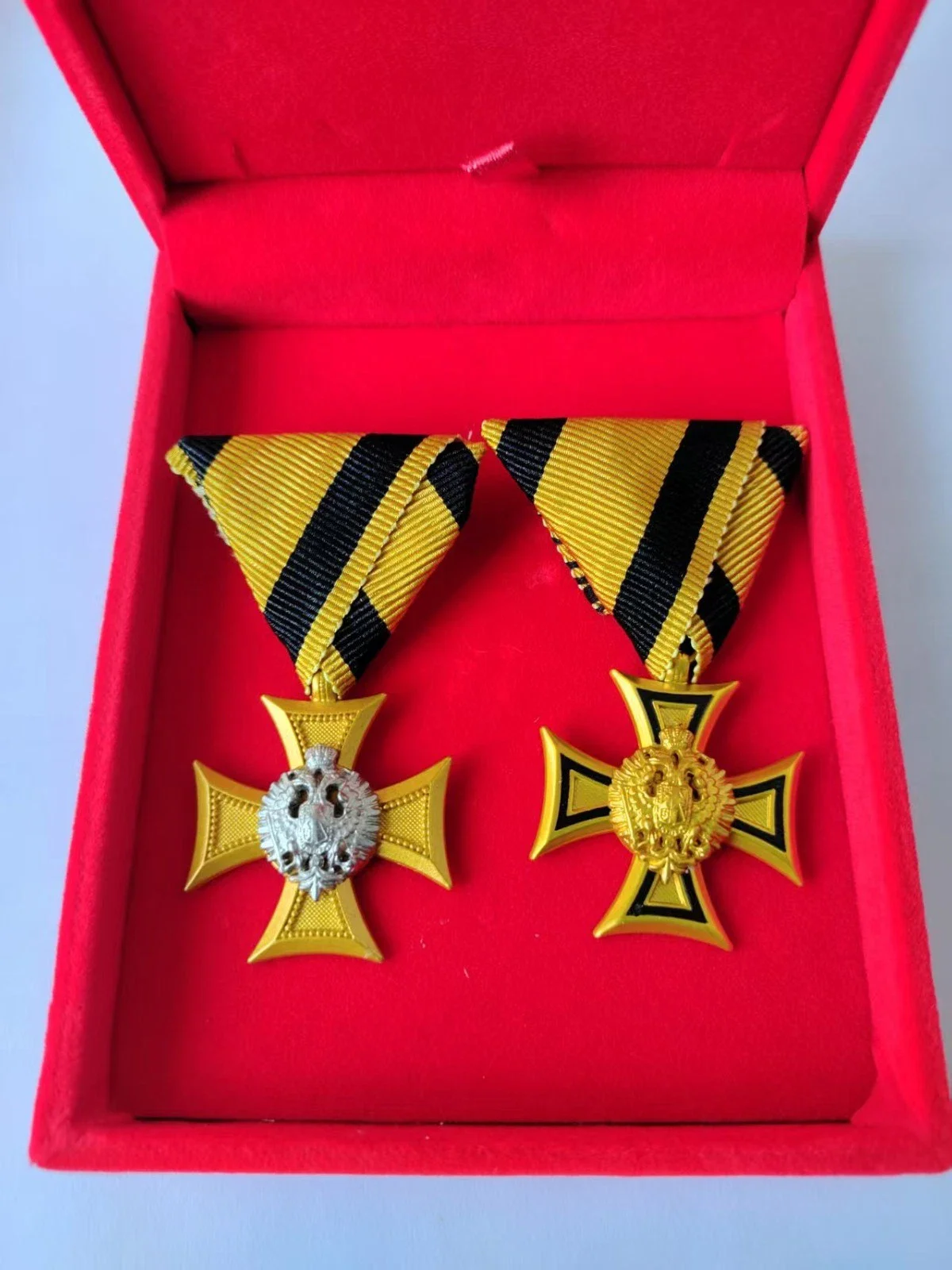 

Медаль офицера Австро-Венгрии 1 класса