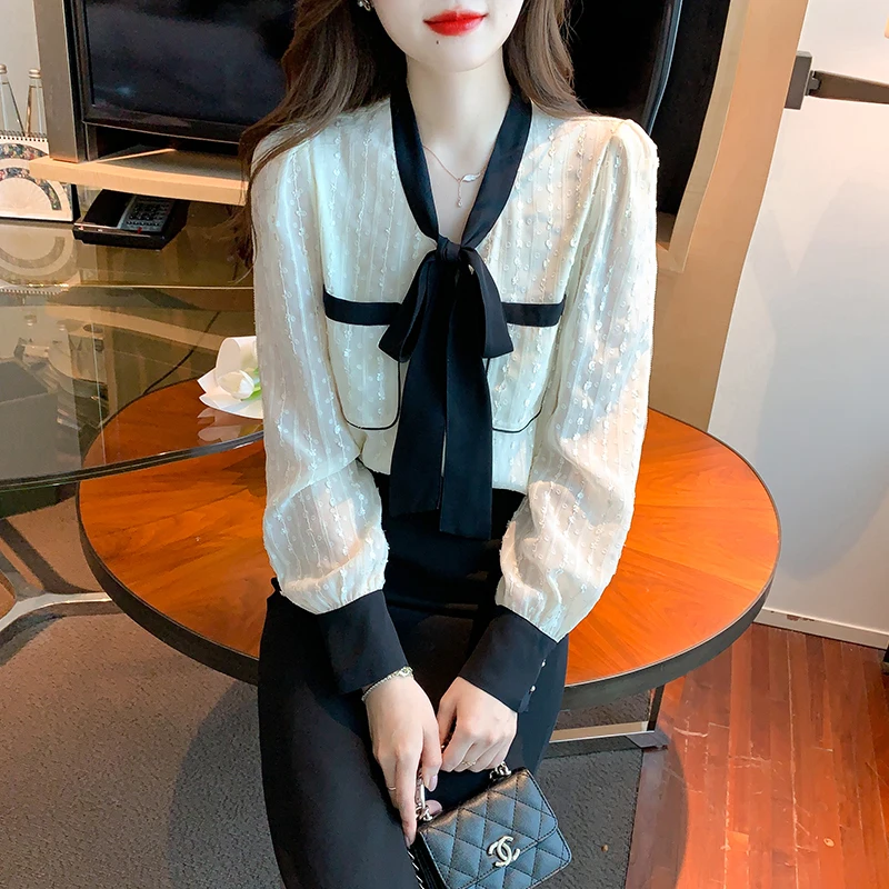 

Bow V-neck Hollow Loose Chiffon Blouse Office Lady Puff Long Sleeve Shirts Women Elegant Pocket Patchwork Female Clothing 24480