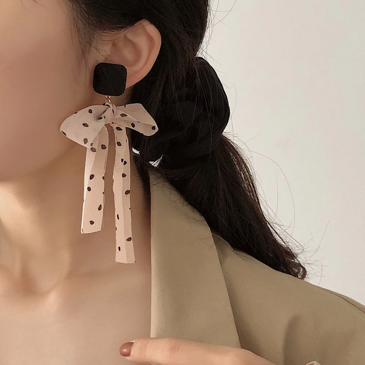 Корейские розовые висячие серьги в горошек с бантом для женщин 2021 эффектные