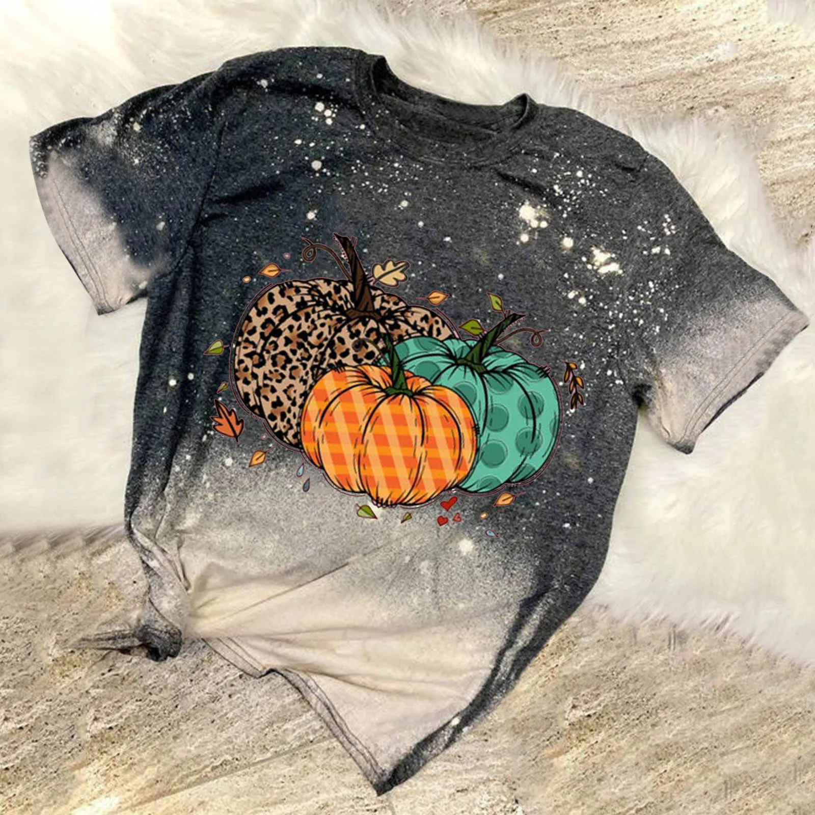 

Женская футболка с коротким рукавом, круглым вырезом и принтом