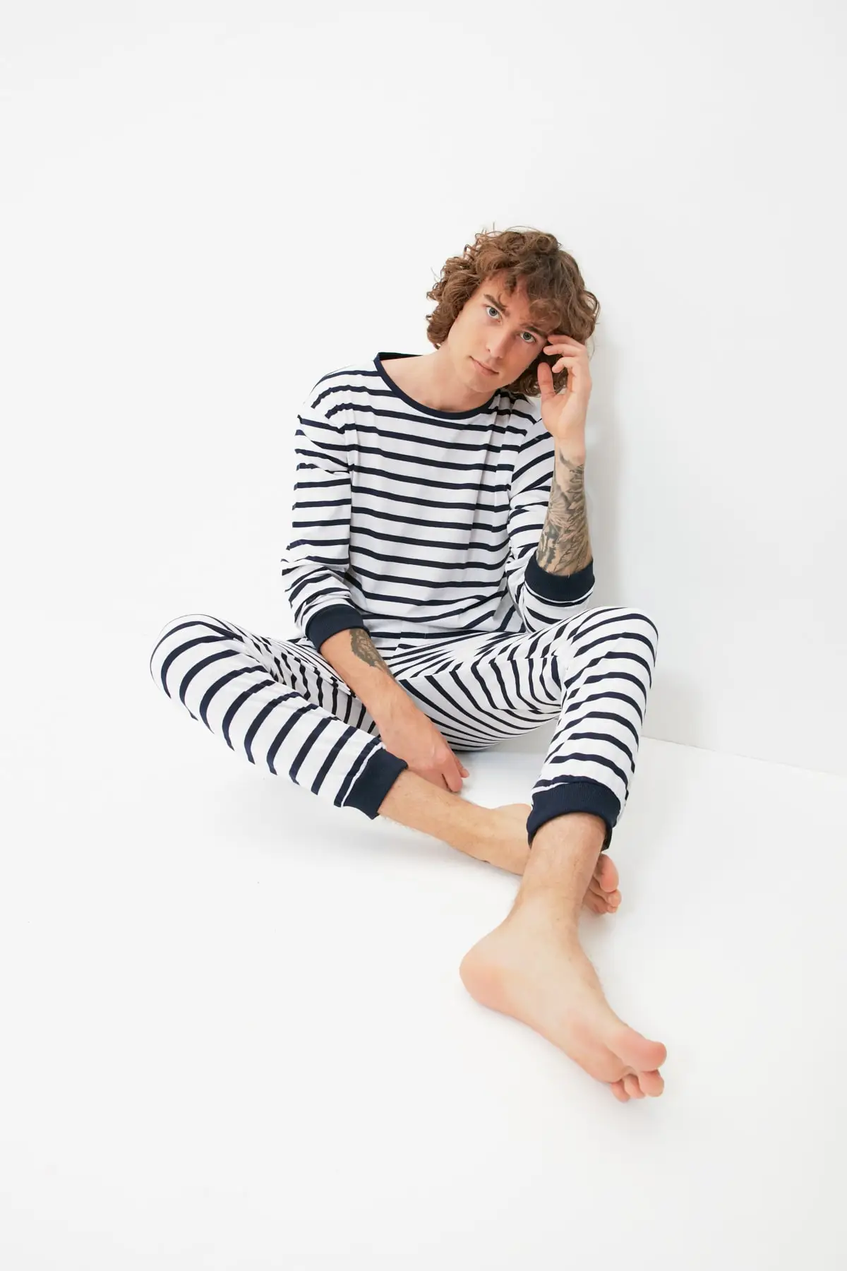 

Trendyol Men 'S Regular Fit Striped Pajamas set THMAW22PT0415