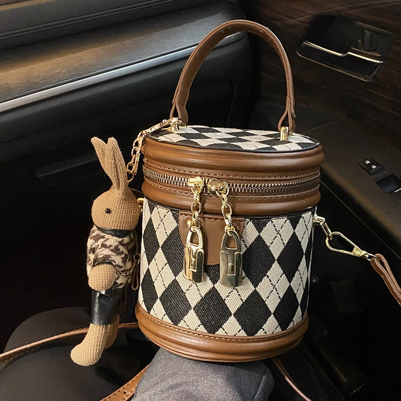 Женская сумка-мессенджер из овечьей кожи